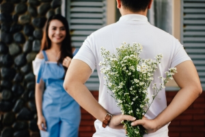 A Guide On How to Surprise Your Girlfriend