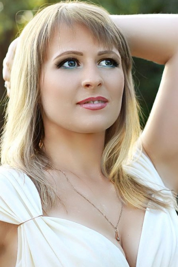 Alina, 31 years old from Ukraine, Dnipro