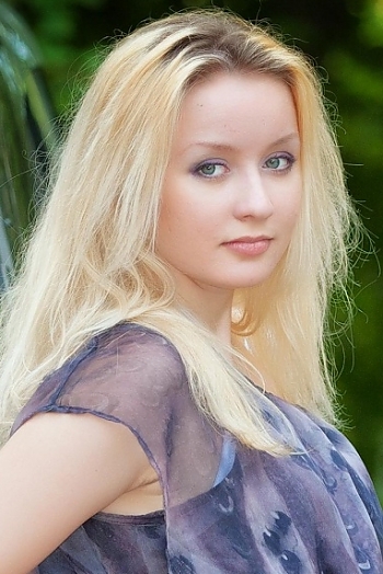 Kseniya, 32 years old from Ukraine, Lugansk