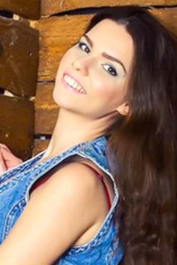 Yuliya, 31 years old from Ukraine, Nikolaev