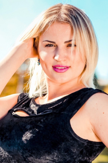 Alina, 30 years old from Ukraine, Alchevsk