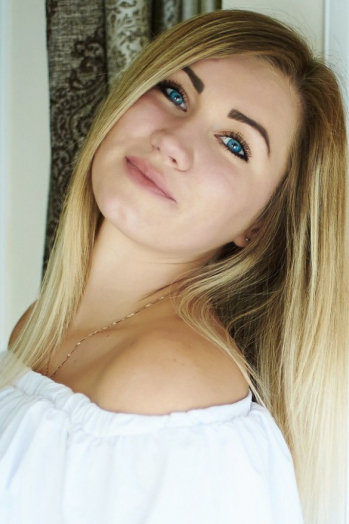 Alena, 30 years old from Ukraine, Kharkiv