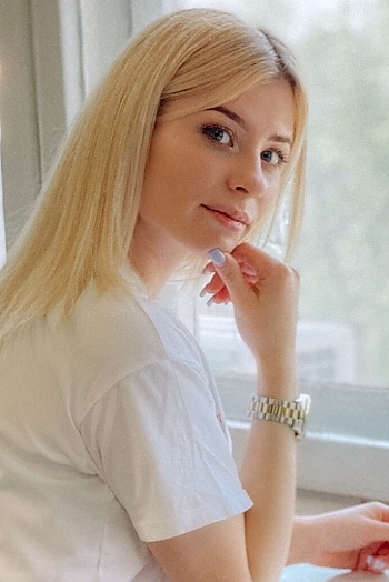 Yulia, 22 years old from Ukraine, Nikolaev
