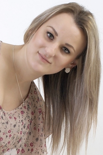 Elena, 30 years old from Ukraine, Nikolaev