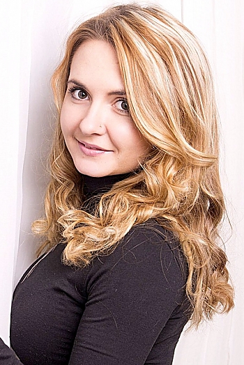 Anastasia, 28 years old from Ukraine, Kharkiv