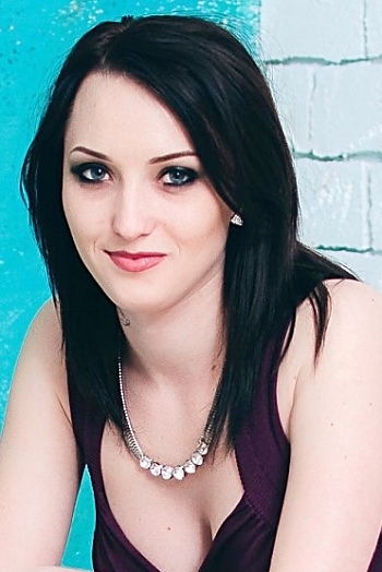 Larisa, 29 years old from Ukraine, Voznesensk