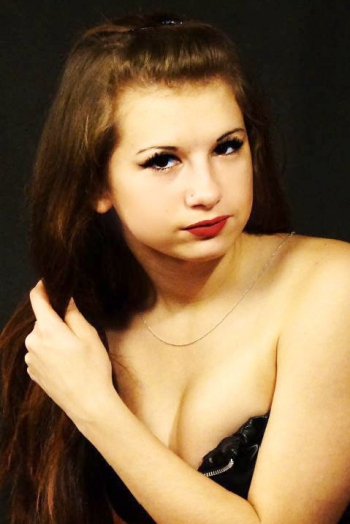 Olesya, 29 years old from Ukraine, Lugansk