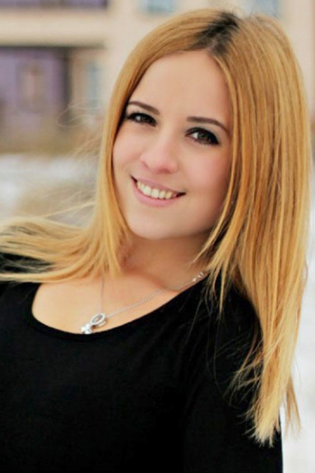 Yana, 29 years old from Ukraine, Lugansk