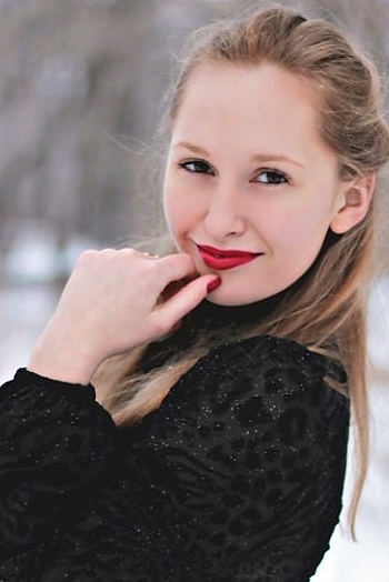 Maria, 28 years old from Ukraine, Lugansk