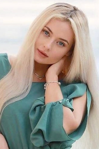 Alena, 26 years old from Ukraine, Kiev