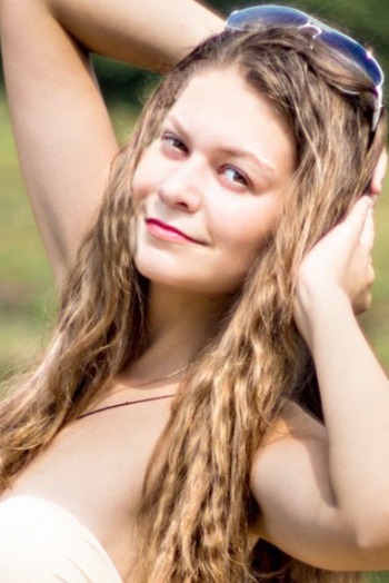 Marina, 29 years old from Ukraine, Lugansk