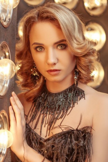 Anastasia, 32 years old from Ukraine, Harkov