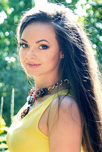 Ukrainian Single Juliya Brown Eyes 31 Years Old Id150174