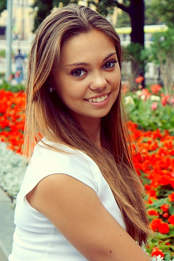 Karina, 28 years old from Ukraine, Pervomayskiy