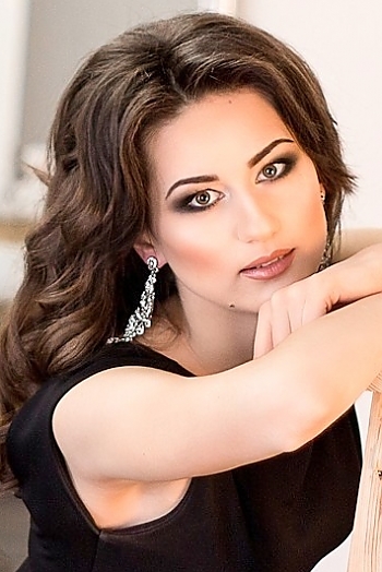 Karina, 28 years old from Ukraine, Luhansk