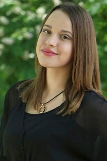 Alina, 28 years old from Ukraine, Lugansk