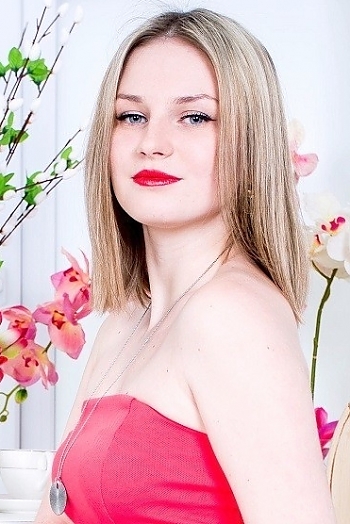 Polina, 29 years old from Ukraine, Simferopolj