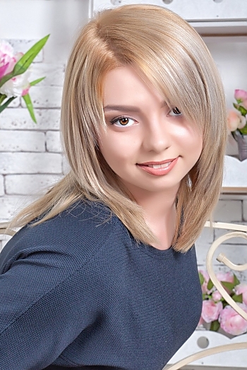 Anna, 31 years old from Ukraine, Nikolaev