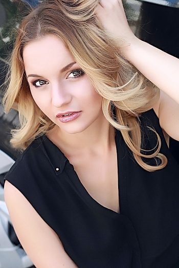 Karina, 32 years old from Ukraine, Dnipro