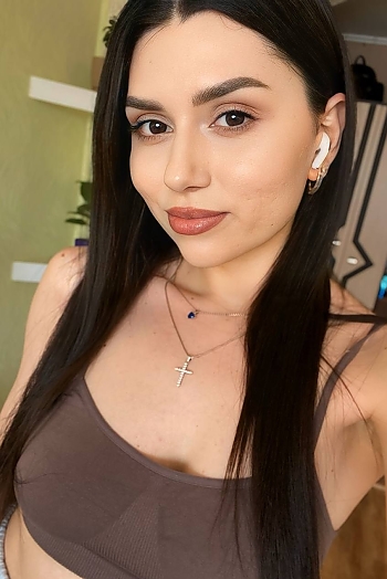 ID: 1724418,  Anna, 29