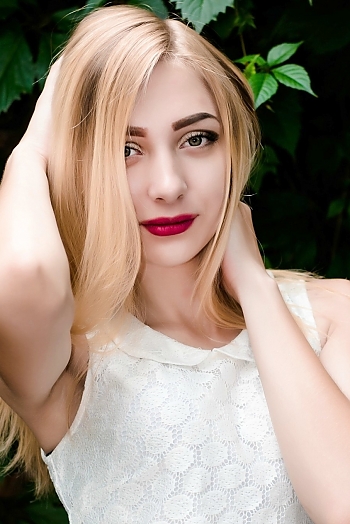 Angelina, 25 years old from Ukraine, Nikolaev