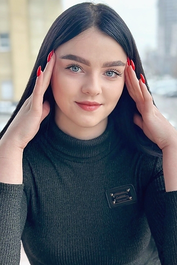 Alona, 19 years old from Ukraine, Uzhgorod
