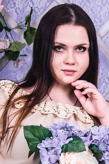 Anna, 31 years old from Ukraine, Lugansk