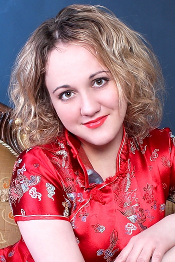 Anna, 35 years old from Ukraine, Lugansk