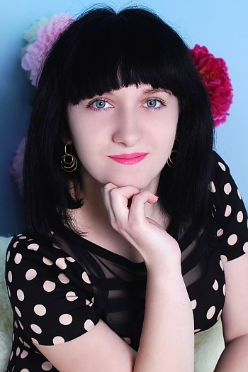 Viktoria, 31 years old from Ukraine, Lugansk
