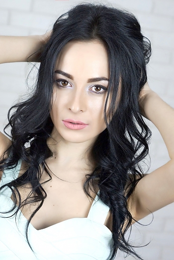 Alina, 30 years old from Ukraine, Nikolaev