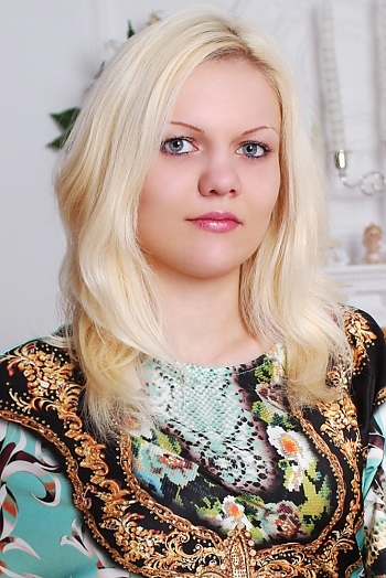 Marina, 26 years old from Ukraine, Lugansk
