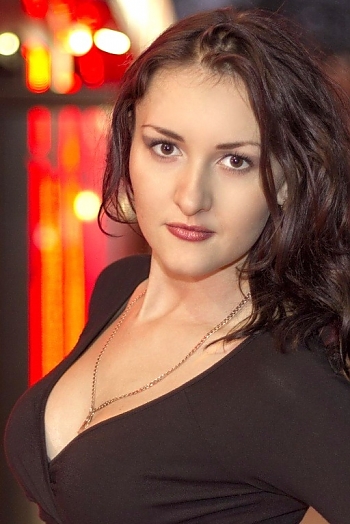 Anastasia, 32 years old from Ukraine, Lugansk