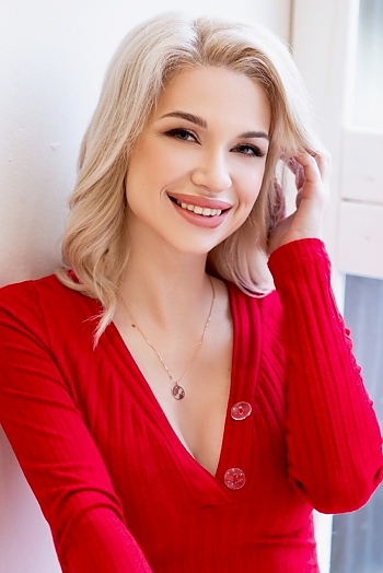 Marina, 28 years old from Ukraine, Kiev