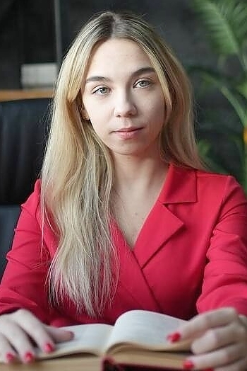 Elina, 20 years old from Ukraine, Kyiv