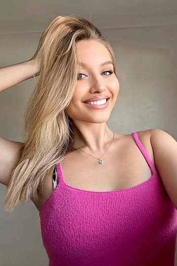 Olena, 22 years old from Ukraine, Kyiv