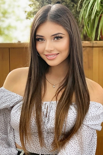 ID: 2343652,  Marianna, 19