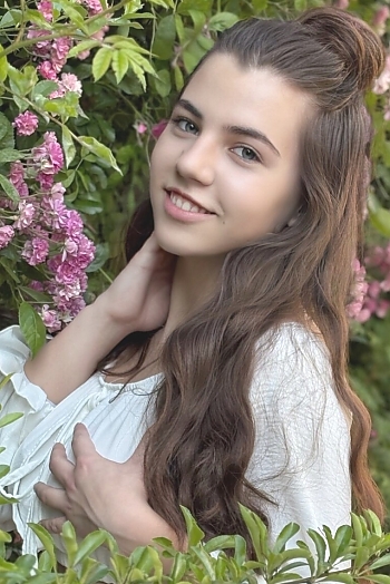 Viktoriia, 18 years old from Ukraine, Ivano-Frankivsk