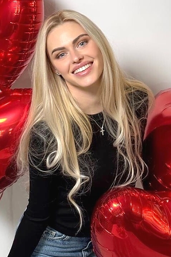 ID: 2351912,  Kristina, 35