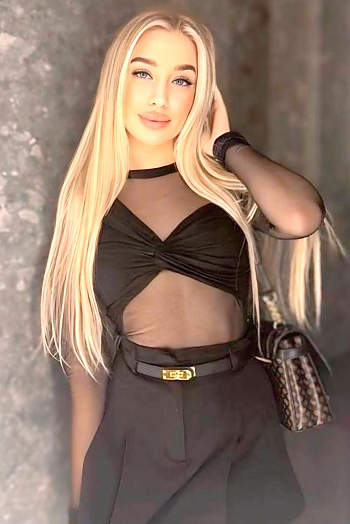 ID: 2380680,  Khrystyna, 19