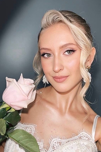 ID: 2383995,  Anastasiia, 20
