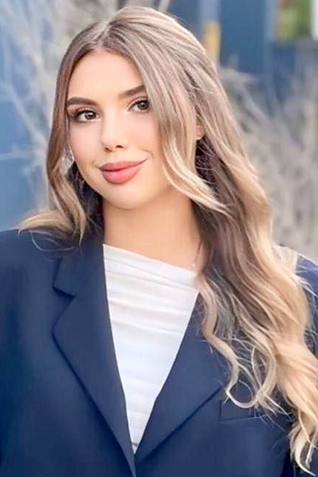Maryna, 19 years old from Ukraine, Chernivtsi