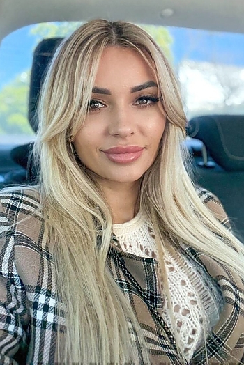 ID: 2385341,  Anastasiia, 38