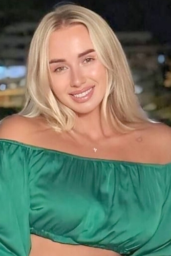 Yuliia, 28 years old from Ukraine, Kyiv