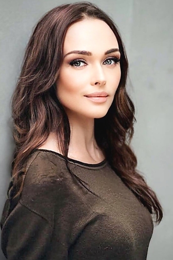 ID: 2387257,  Elina, 41