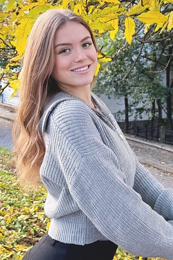 Yulia, 18 years old from Ukraine, Ivano-Frankivsk