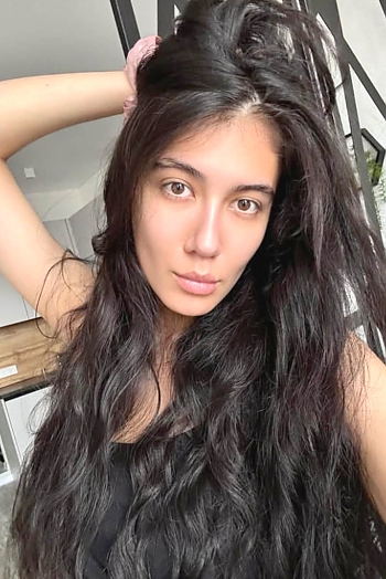 ID: 2391037,  Alina, 22