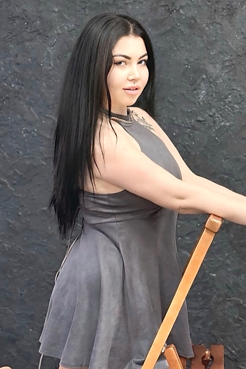 Oksana, 30 years old from Ukraine, Mykolayiv