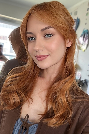 ID: 2391457,  Veronika, 25