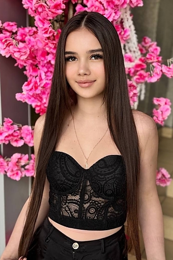 ID: 2392585,  Viktoriia, 19