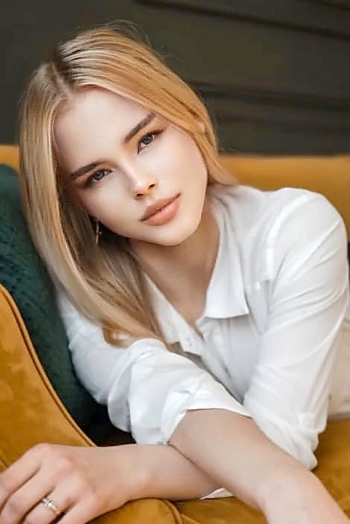 ID: 2393934,  Roksolana, 19